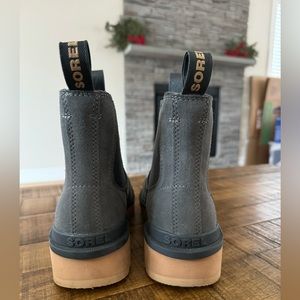 Sorel Chelsea boot size 8